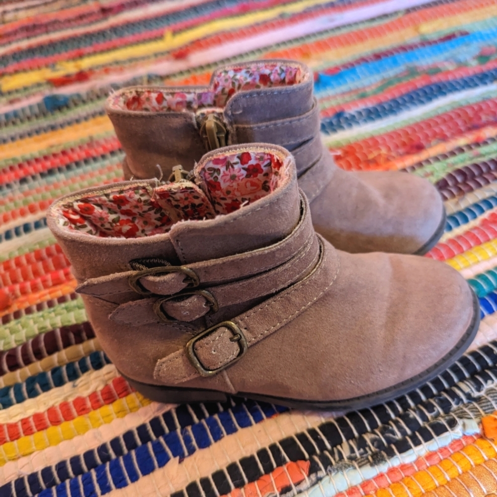Mid Rise Boots
